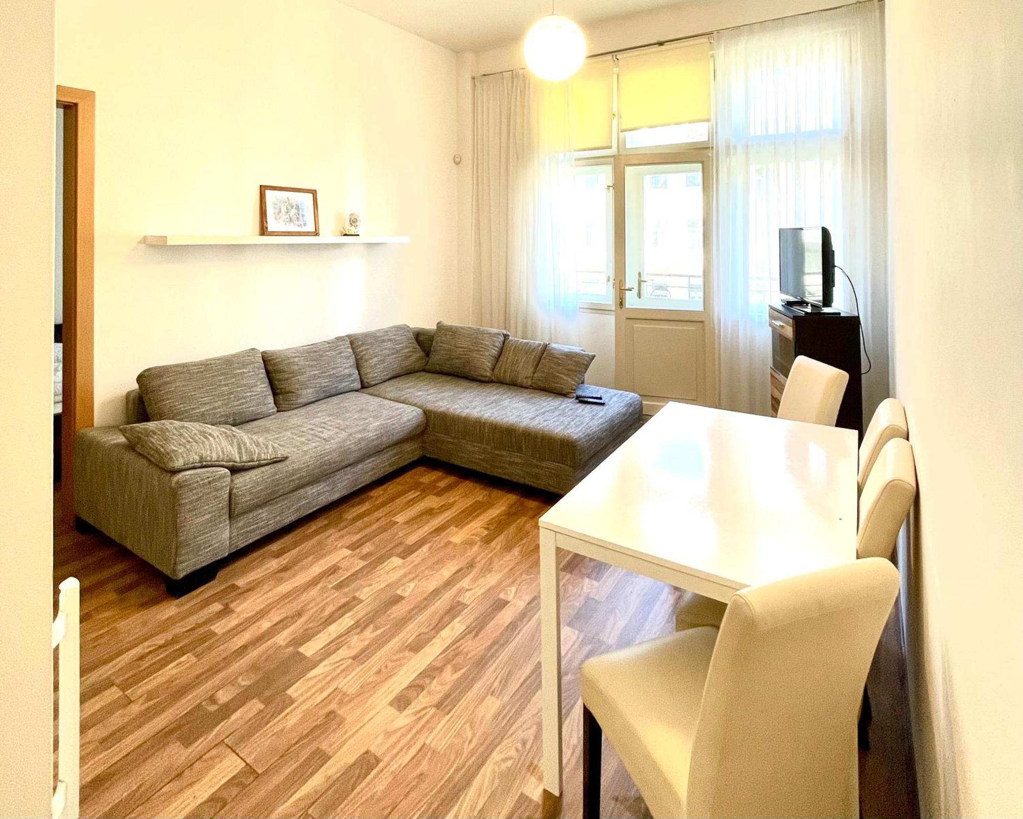 Apartments Valencia Карлові Вари Екстер'єр фото